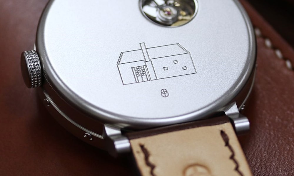 Pohled na dýnko hodinek